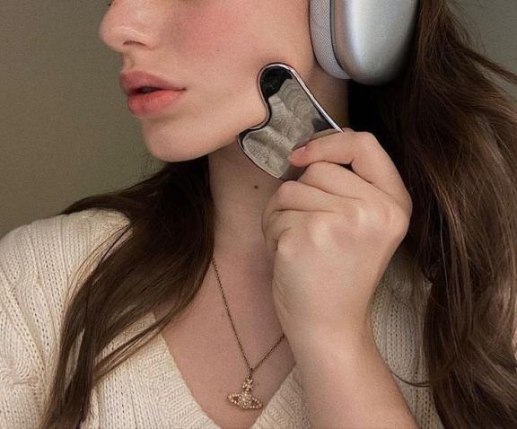 Gua Sha de Acero Inoxidable Plateada – Masajeador Facial